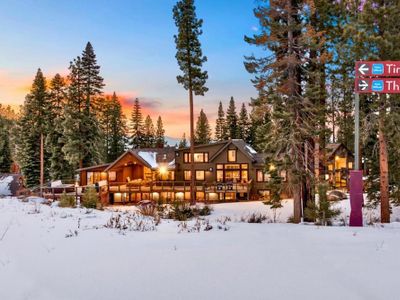 Après-ski-In/Out, 10BR/11.5BA, 22 Guests, 10.6KSf