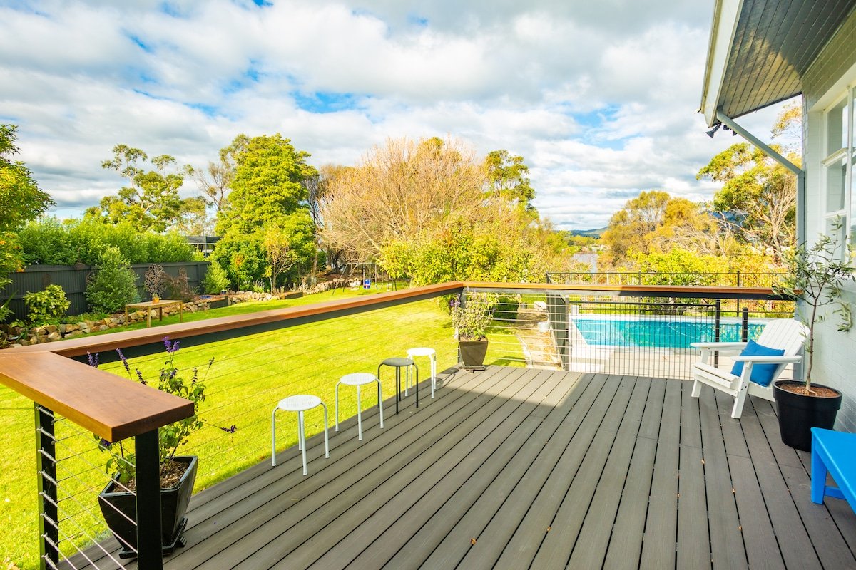 5mins to Mona, Stunning Waterfront Home & Garden gallery image 2