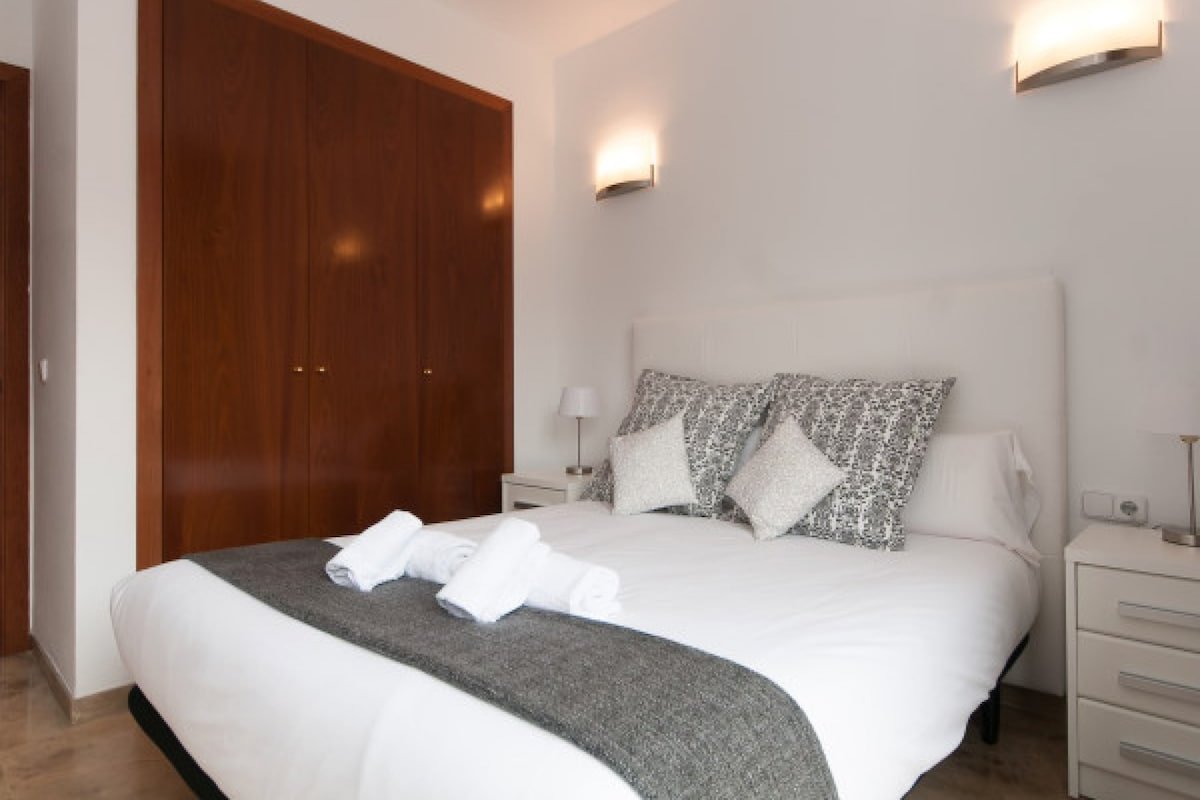 Picasso Suite 1.4 Paseo de Gracia with Terrace gallery image 5