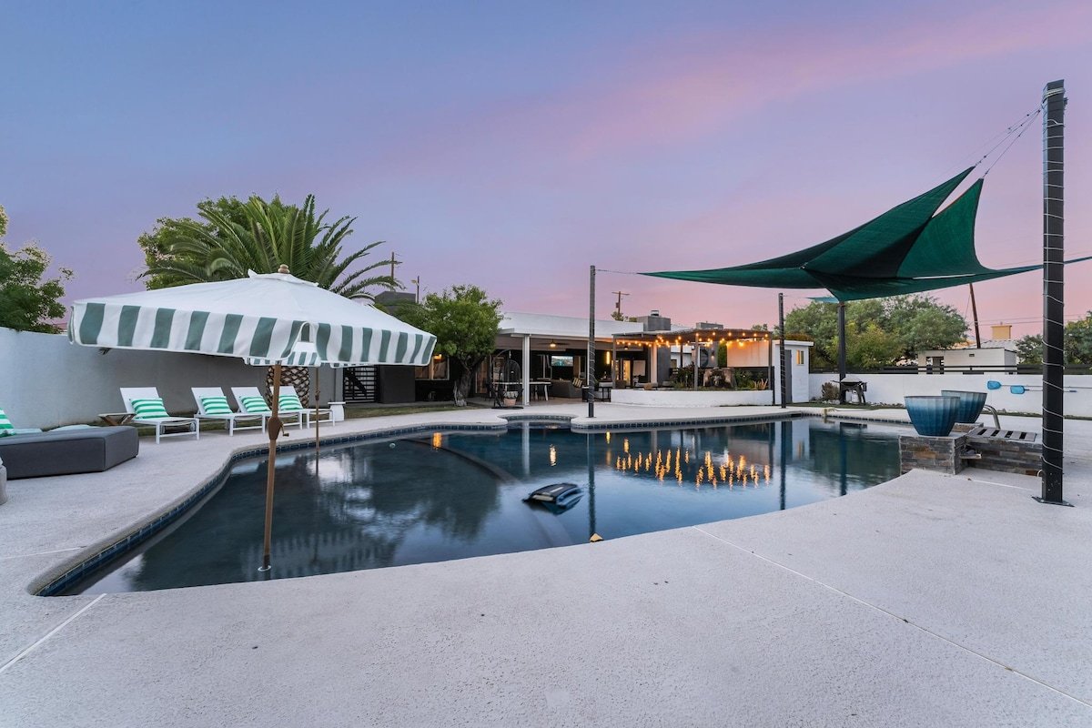 ❤️Luxury Villa 4BRx4BA w/pool 10 mins from strip❤️ gallery image 3