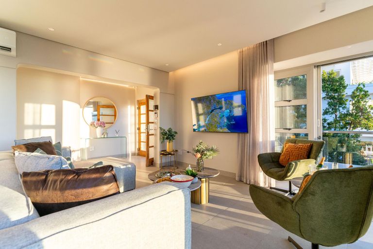 Lisburn Uno on Clifton - Lux Apt with ocean views