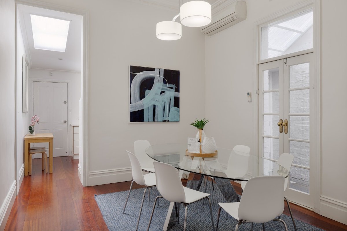Luxury On Lygon, Victorian Terrace gallery image 2