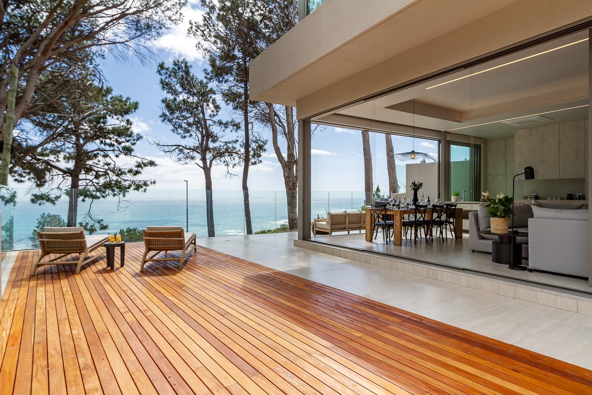 Modern 3 Bed Retreat In The Heart Of Camps Bay