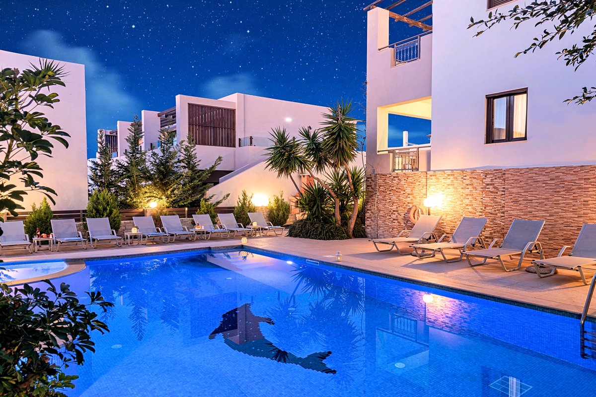 Aazure Villa Beachside 28 guests