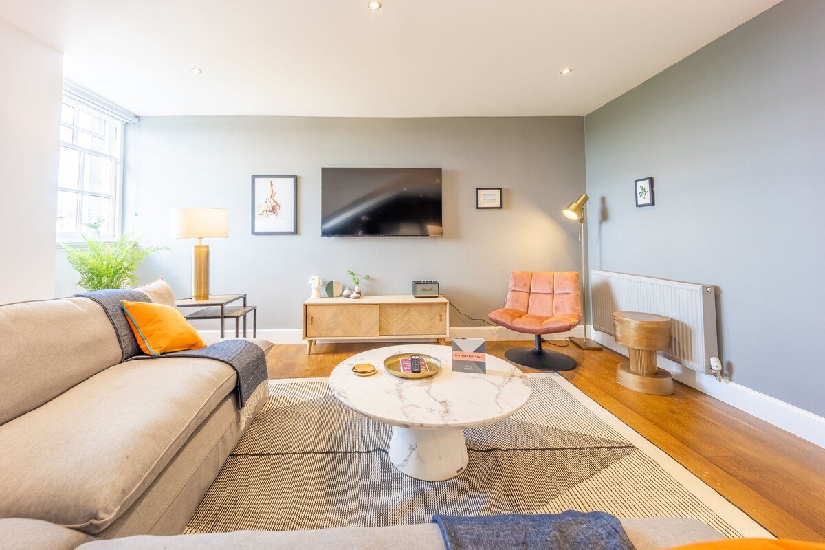 No.1 George IV Bridge – Two Bedroom Castle View gallery image 3