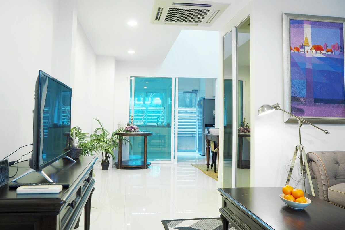 Entire house for 6 pax 3 BR | Pool & Full Kitchen gallery image 4