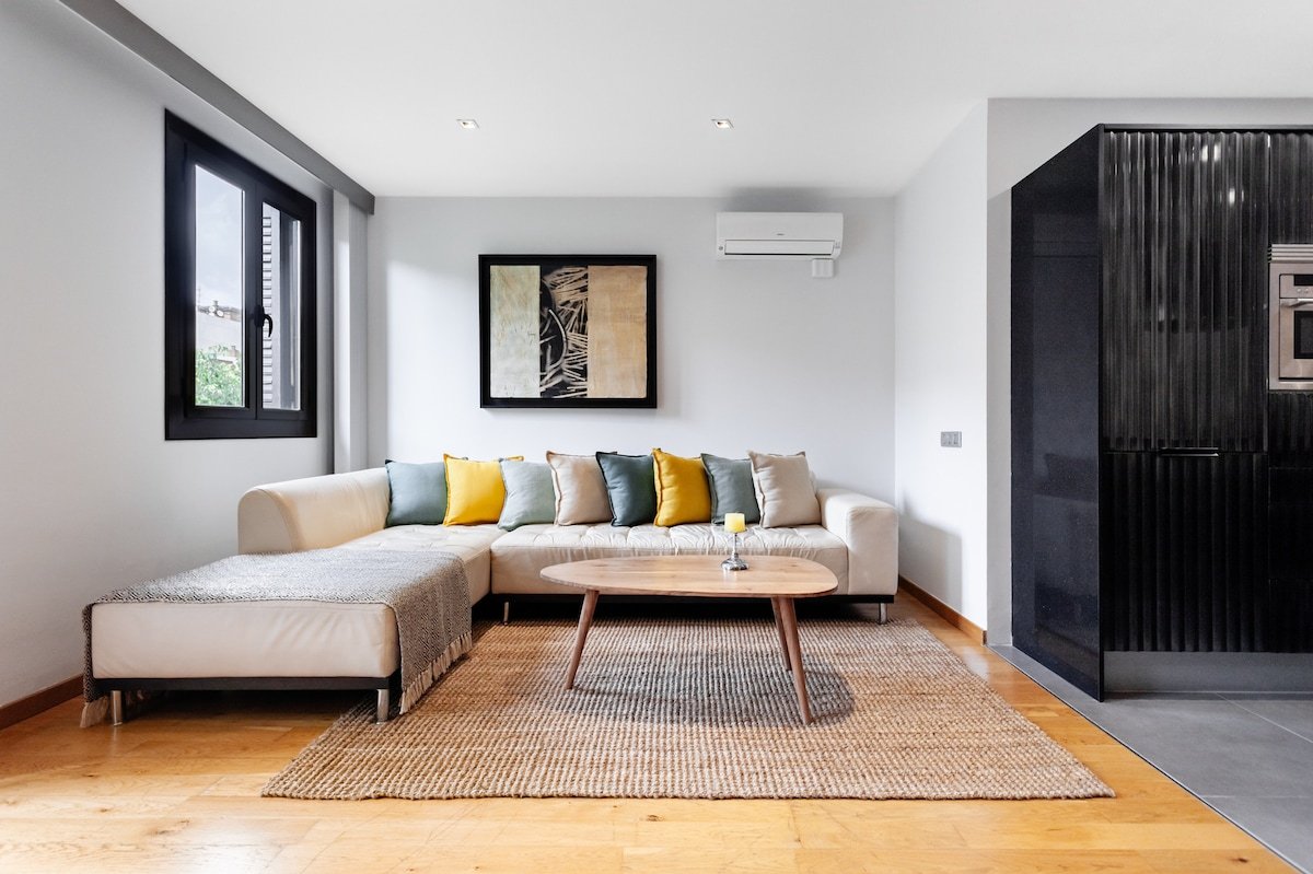 Art House Toni ‘Consell de Cent & Rocafort’ gallery image 4