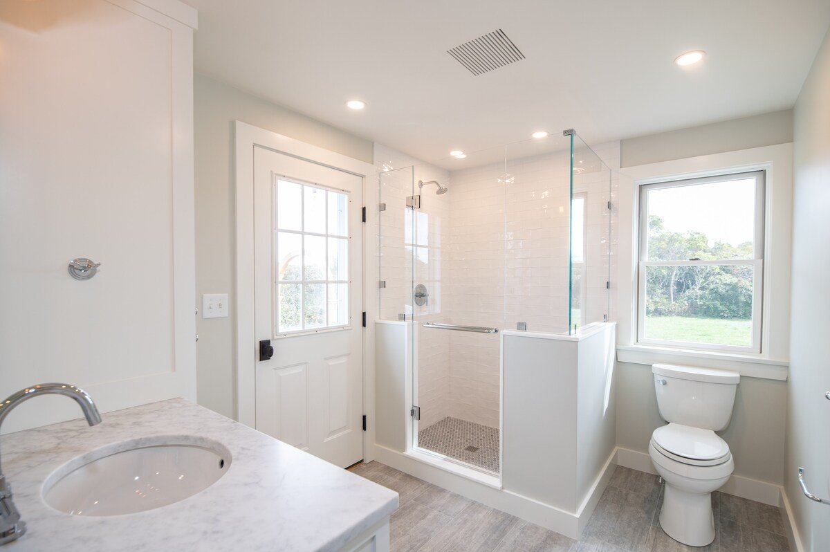 4 bed 3.5 bath, heated pool & spa, ocean views gallery image 4