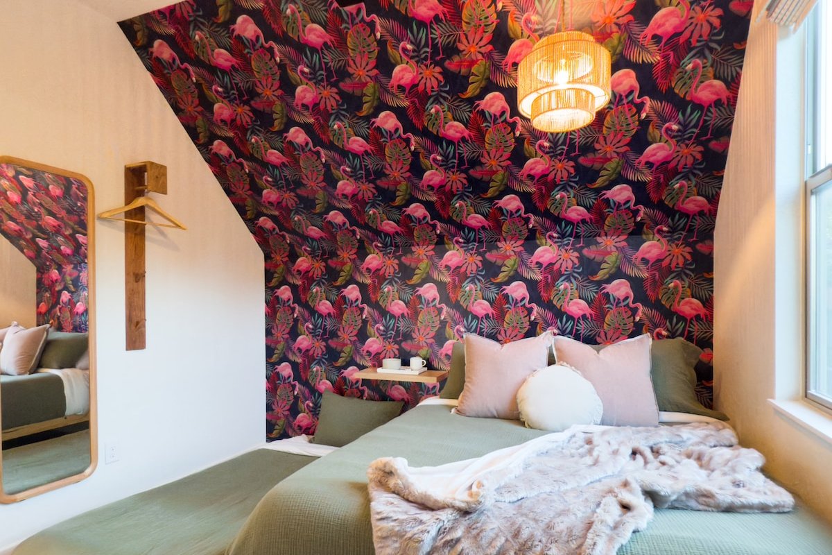 Rooftop Jungle with Skyline Views gallery image 5