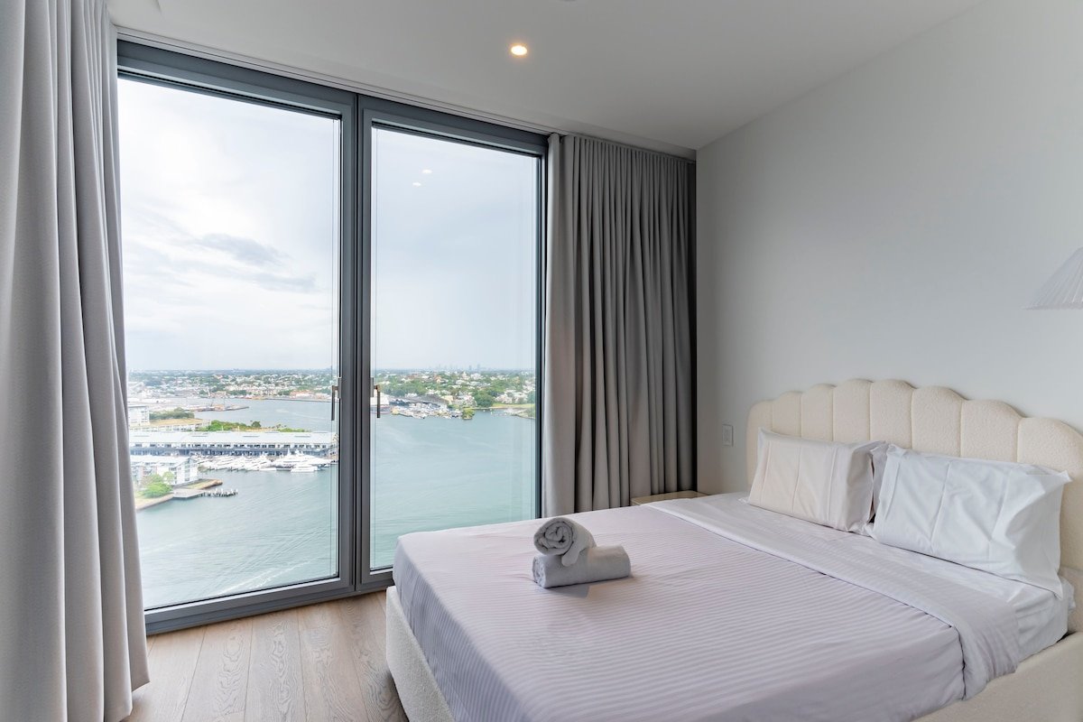 High-Level 2B Stunning Water Views in Barangaroo gallery image 2