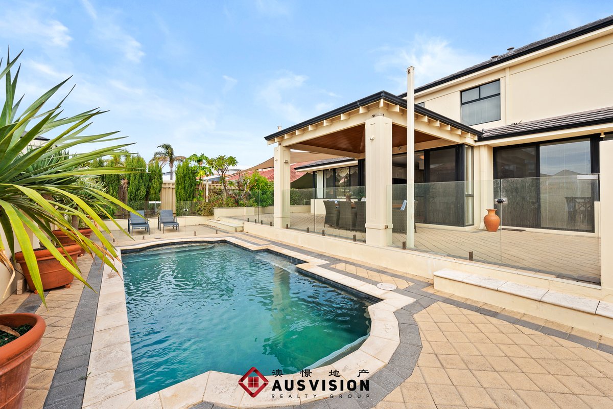 Seaside Luxury Escape 5×3 w Pool