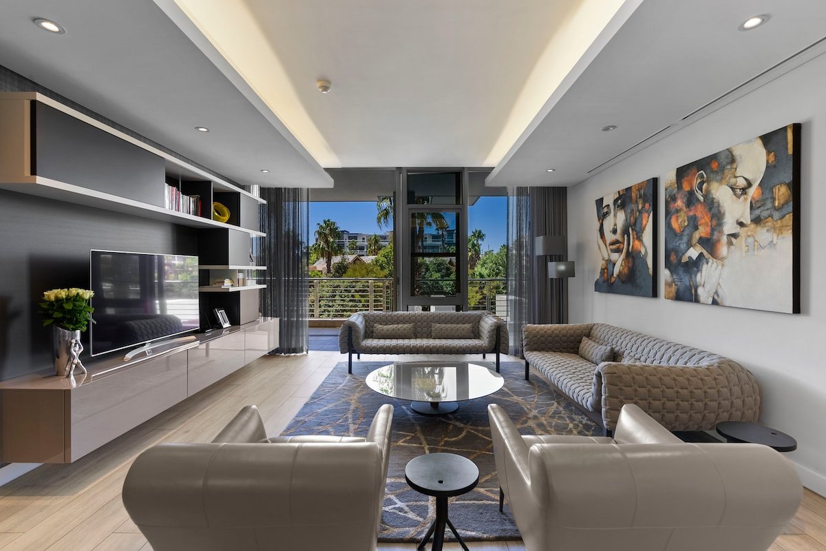 The Marina Jewel, Waterfront gallery image 2