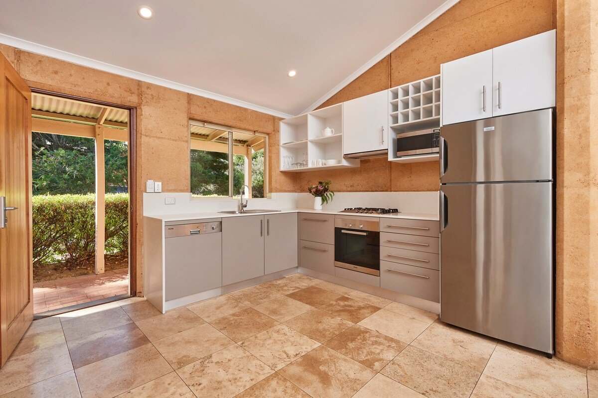 Two Bedroom Queen Chalet gallery image 4