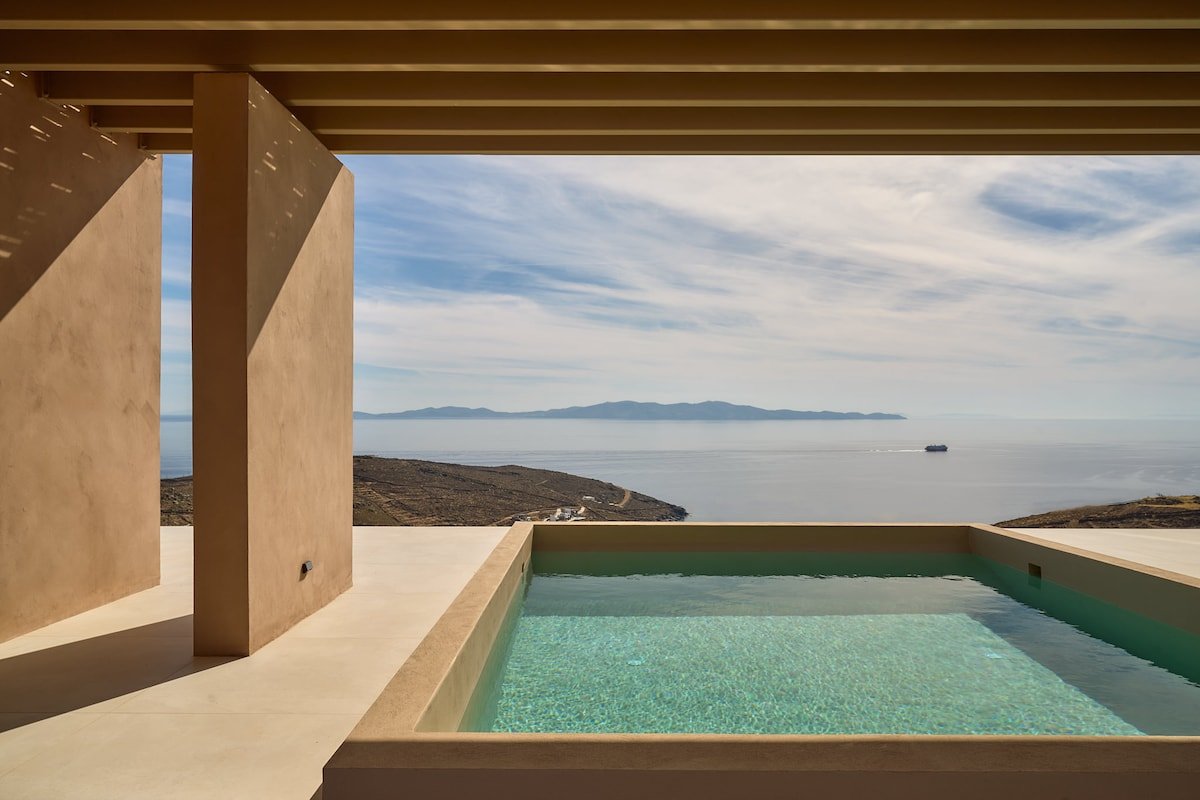 Homatinos Villa, a SeaView Escape with 2 Pools gallery image 2
