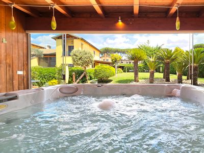 Panoramic Villa with private Jacuzzi & Parking