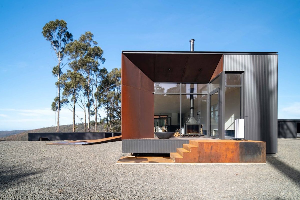 Mountain Top Snug, House Itas gallery image 2