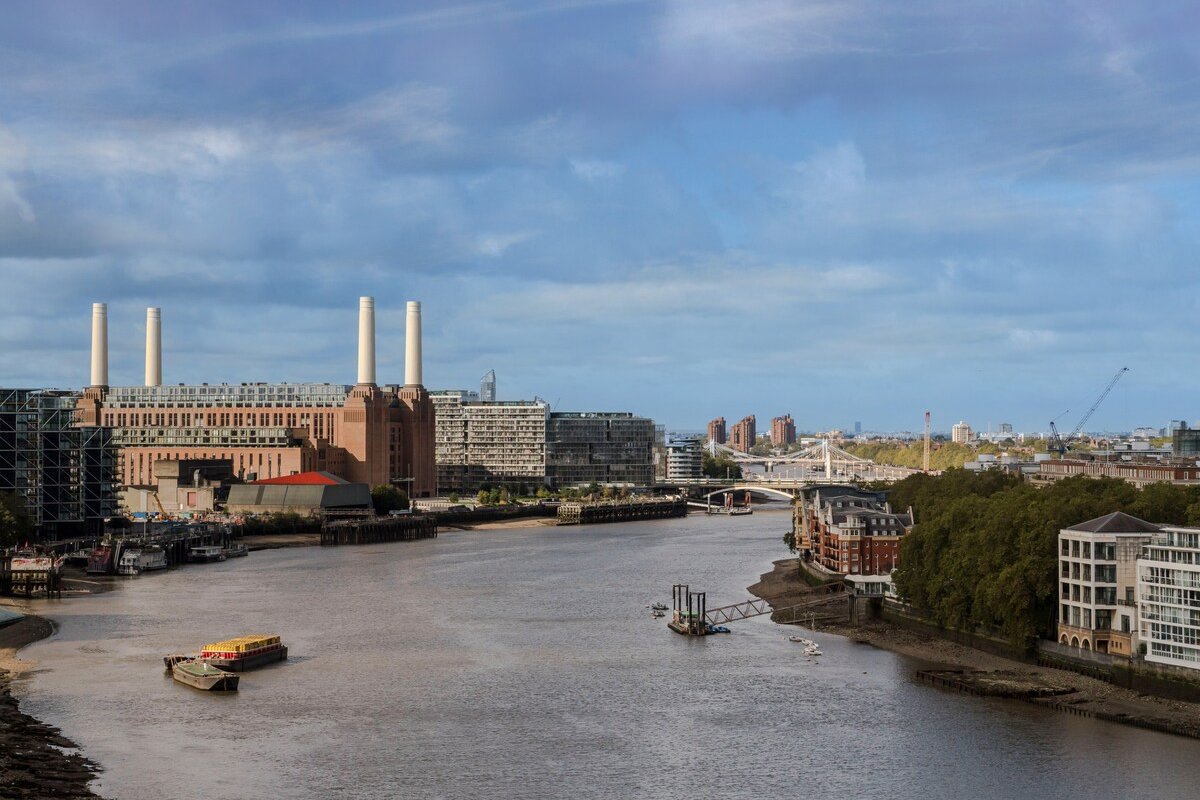 Thames View Haven: Your LuxXe Metropolitan Escape! gallery image 4