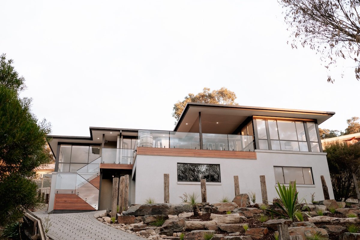 King Parrott Views gallery image 2