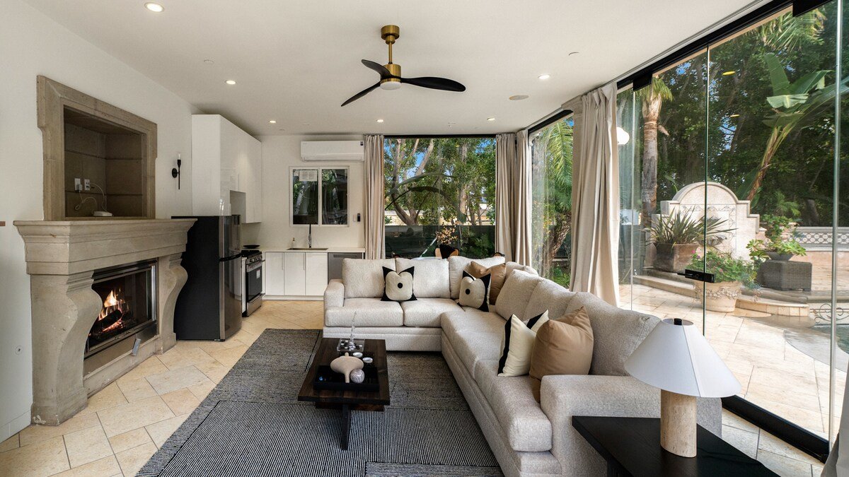 French Estate In Beverly Hills gallery image 4