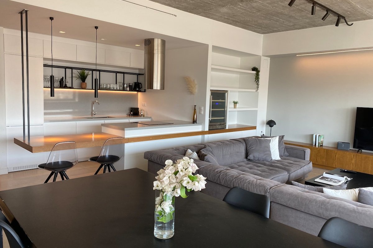 Athens Market Iconic Loft, Amazing Acropolis View gallery image 4