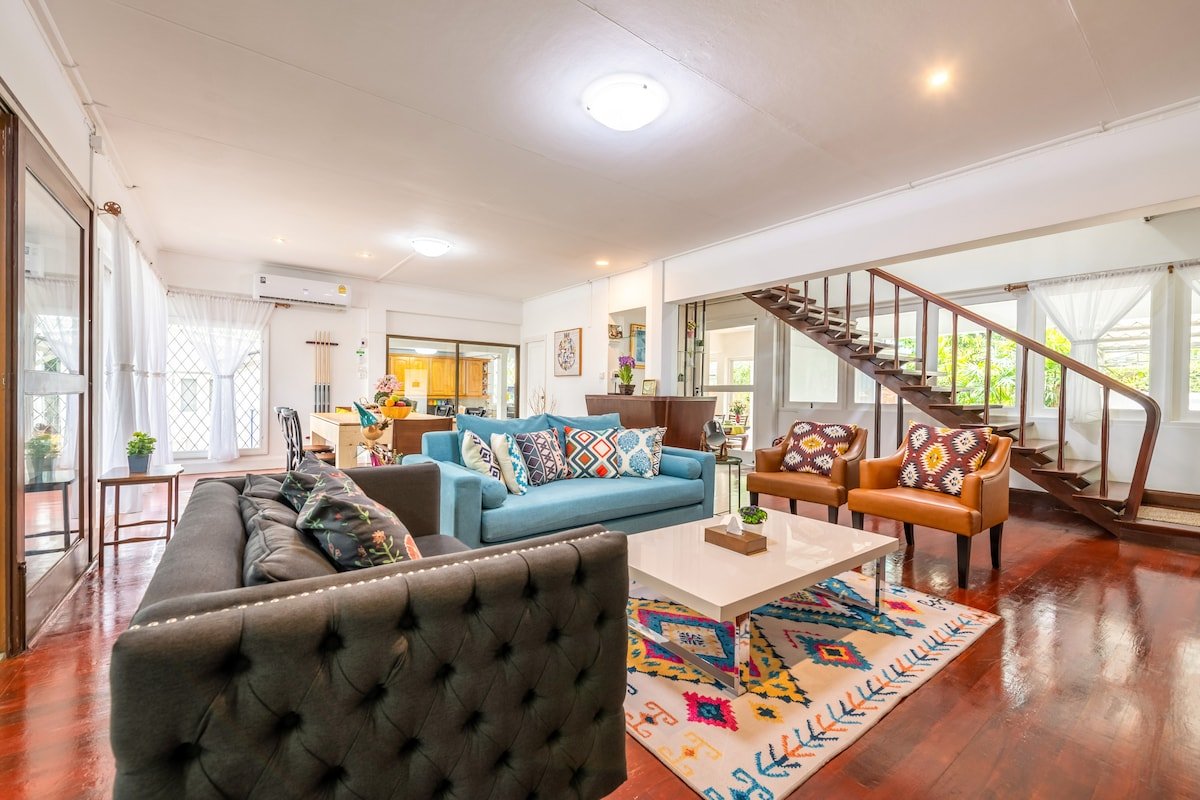 100-Year City Center Villa “Breakfast & Cleaning gallery image 4