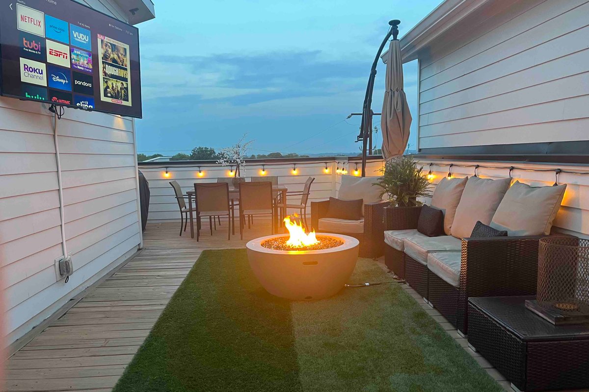 Music City Retreat | King Suite & Rooftop Deck!’