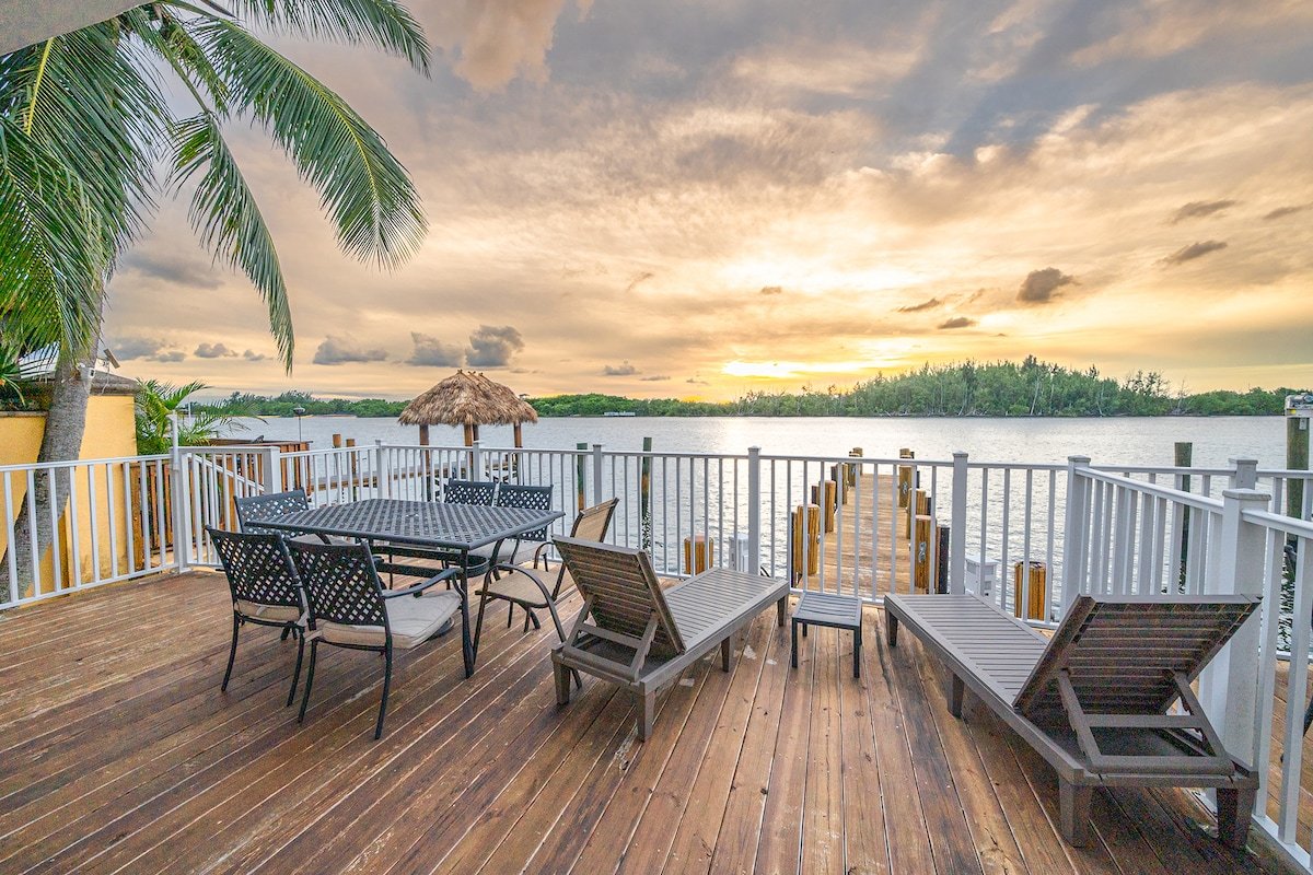 Hollywood 2BR 2.5BA Townhome Steps from the Beach gallery image 2