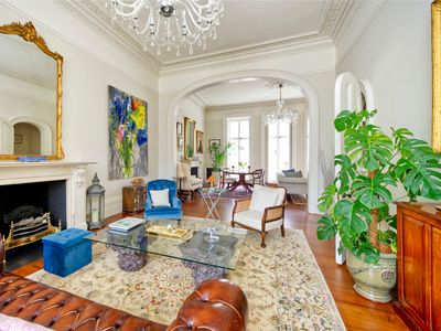 Grand 2 bedroom Flat, Kensington