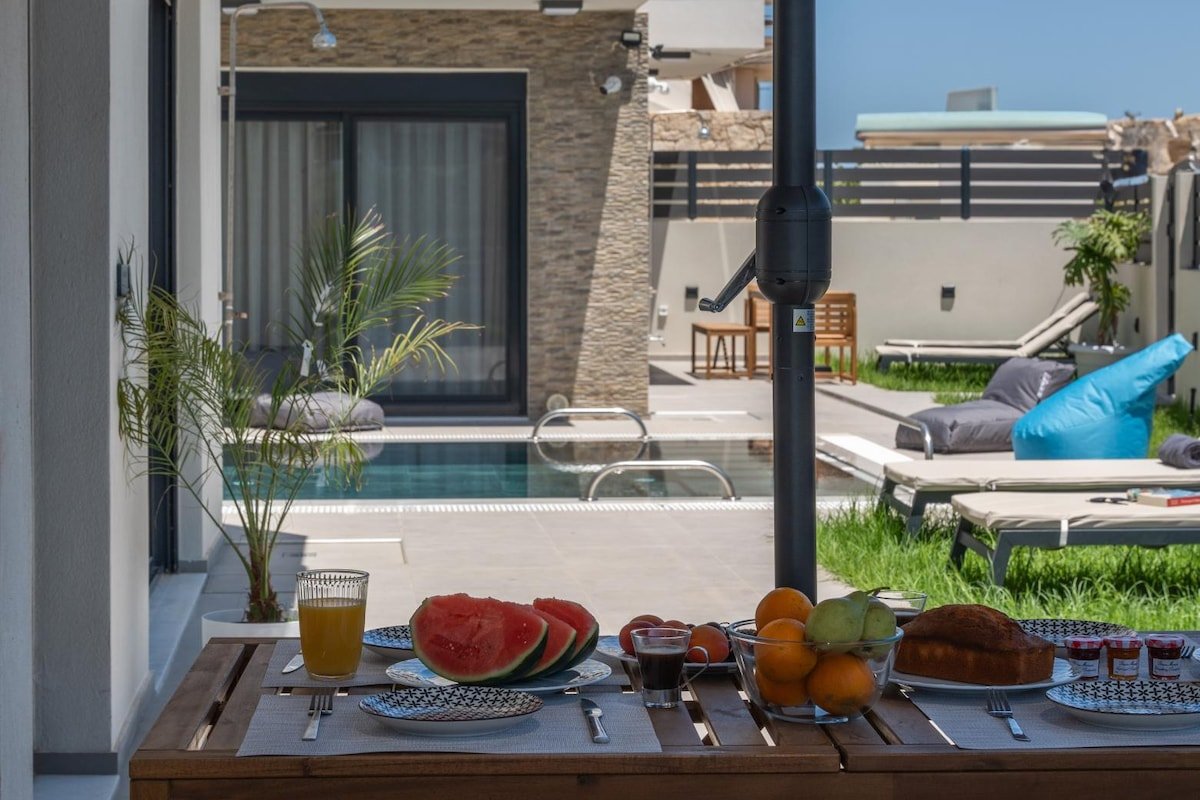 Elegant and Stylish Villas Complex in Crete gallery image 5