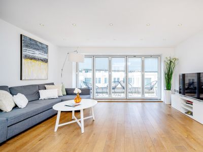 Chic & Luxurious Covent Garden Penthouse