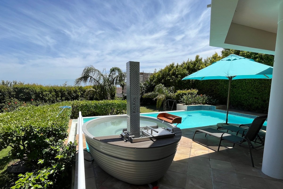 Spacious Villa in perfect location! gallery image 2