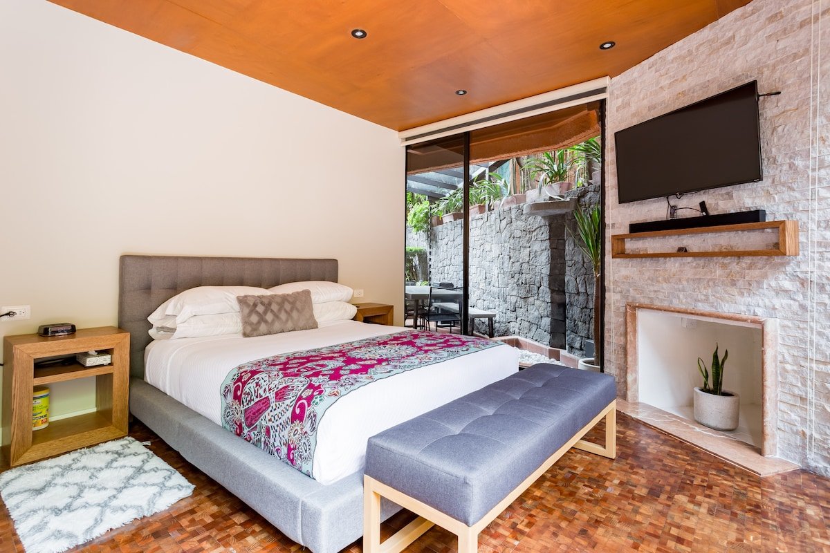 Exclusive & Private Reforma Lomas Garden Security gallery image 4