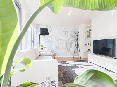 MY LX FLAT Stunning and Bright 2BR Apartment