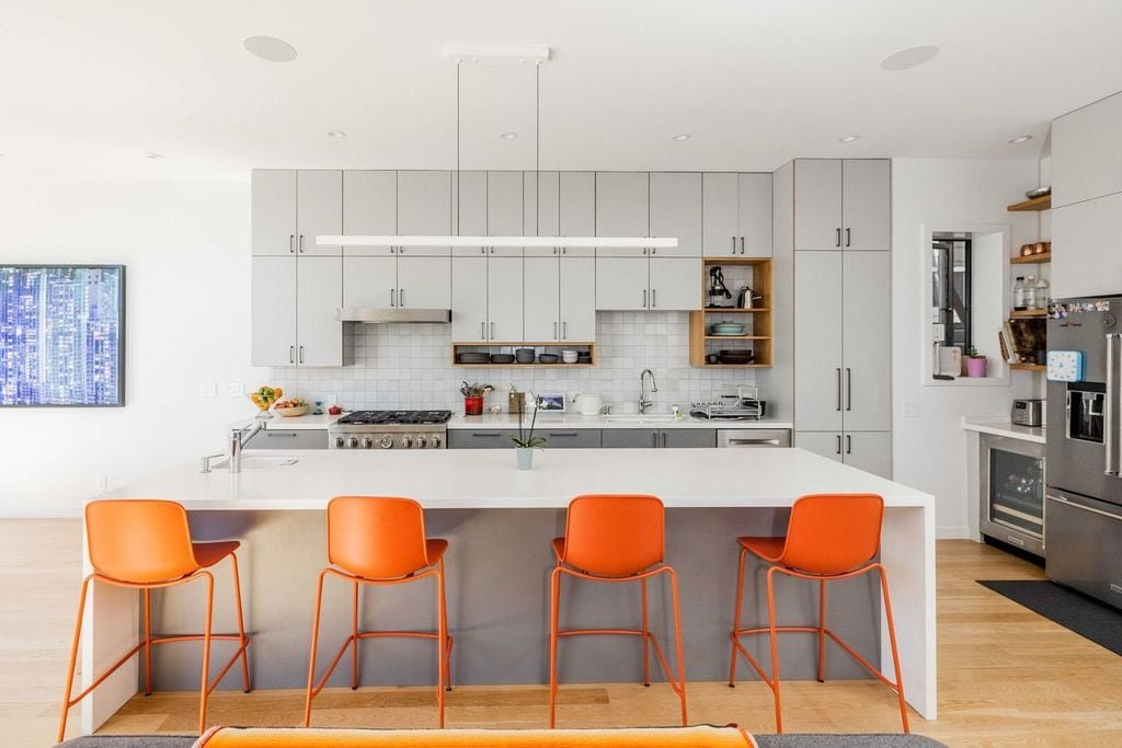 Beautiful Modern Home near USF gallery image 4