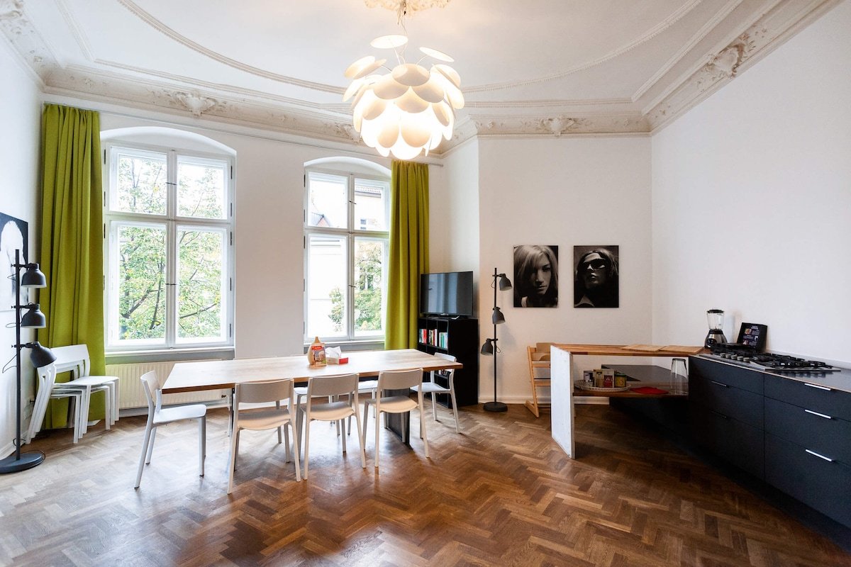 1,700 sq ft – 3 bedroom in the center of Berlin gallery image 4