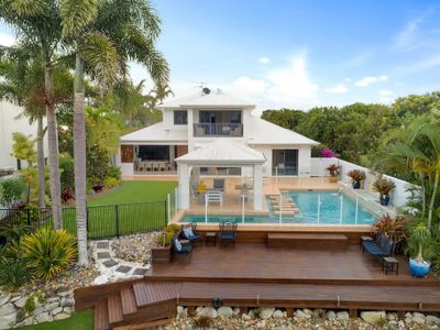 Stunning Waterfront Coastal Retreat, sleeps 15