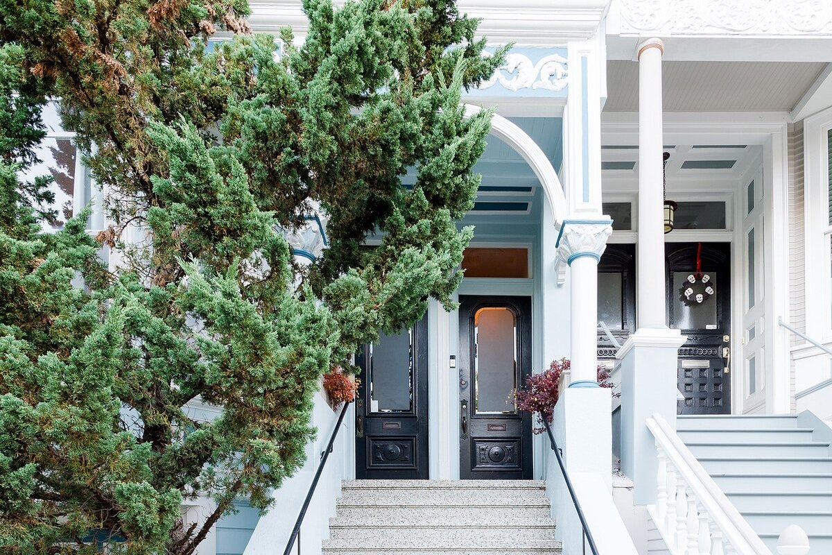 Classic Architecture with Modern Design in City Center gallery image 5