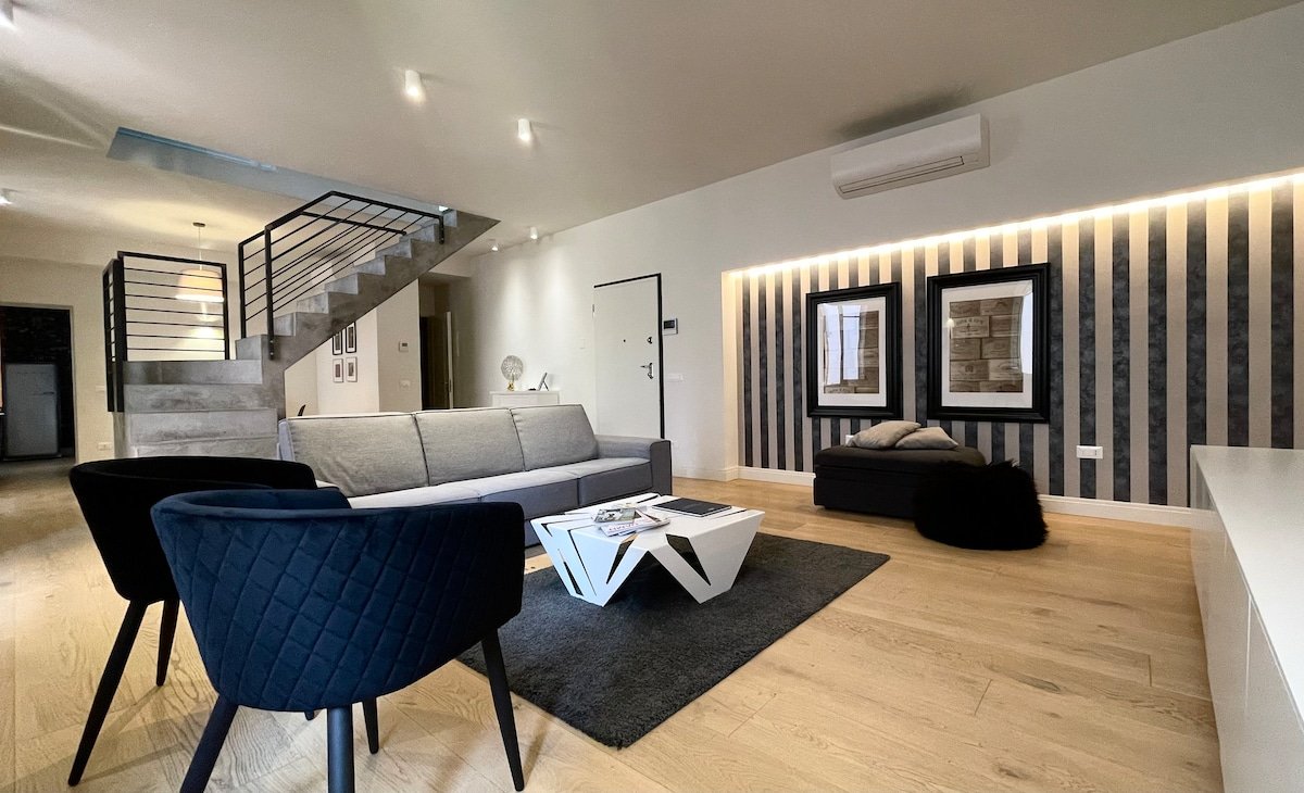 HSH DUOMO – luxury new 130sqm apt – elevator/lift gallery image 3