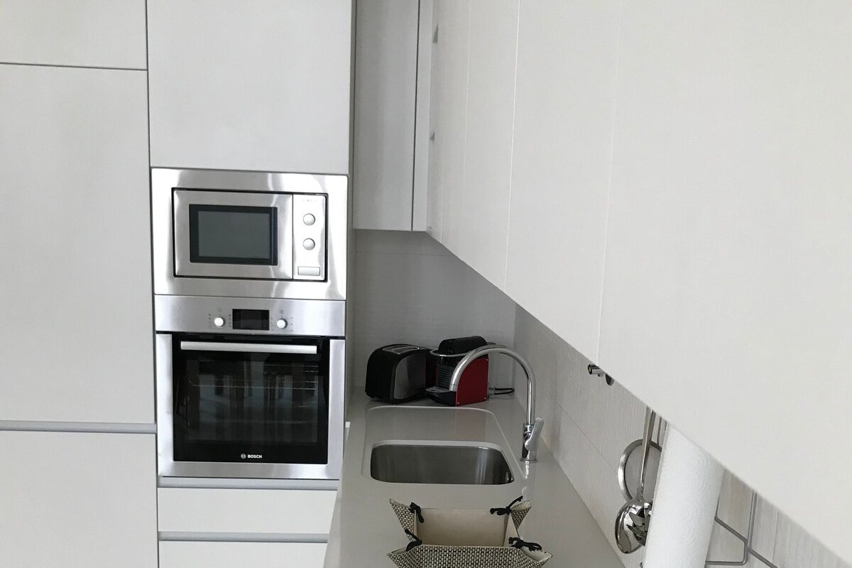 Lisbon10 C gallery image 4