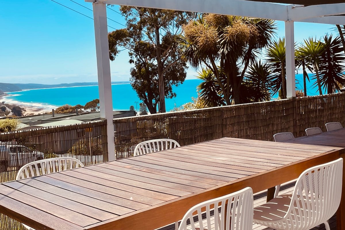 Stunning family home -Amazing views -Central Lorne gallery image 3