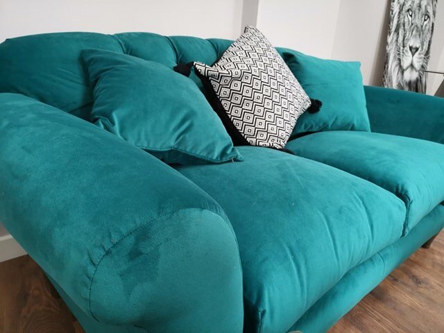 Sleeps up to 24 in 5 stylish flats! > near station gallery image 3