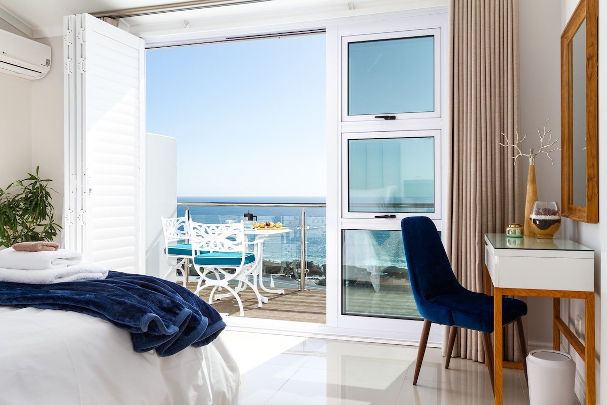 Luxury Home – Ocean, Sunset & Mountain Views gallery image 5