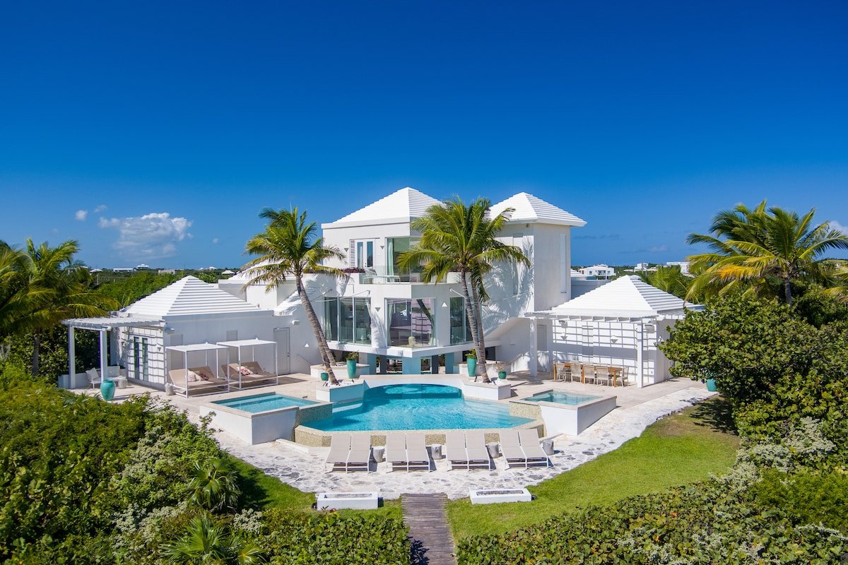 Turks & Caicos Dream – Beachfront + Full Service