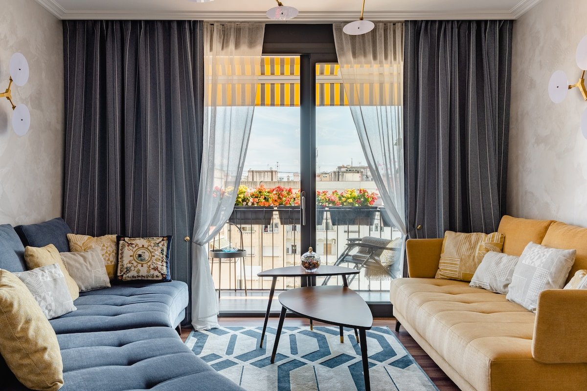 Chic, Sophisticated Gem in Eixample gallery image 2