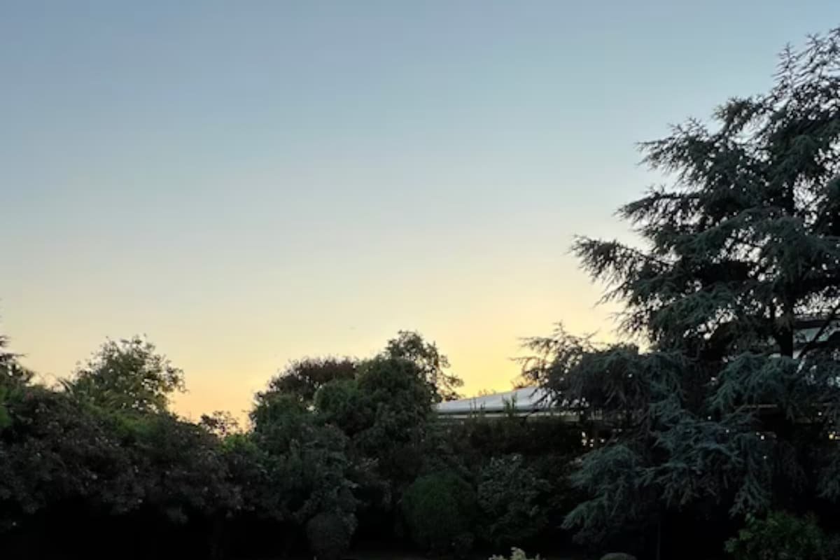 Huge House 5 mins train st. Pool 2 baths 4 rooms gallery image 4