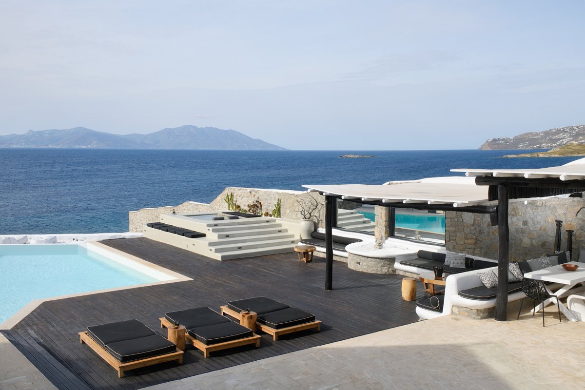 Villa Sea Front pool/hot-tub byCalypsoSunsetVillas