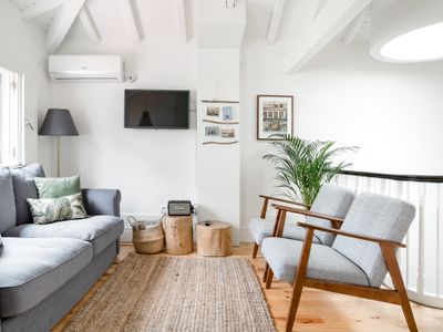 Flores Rooftop – Charm apt with Balconies and AC