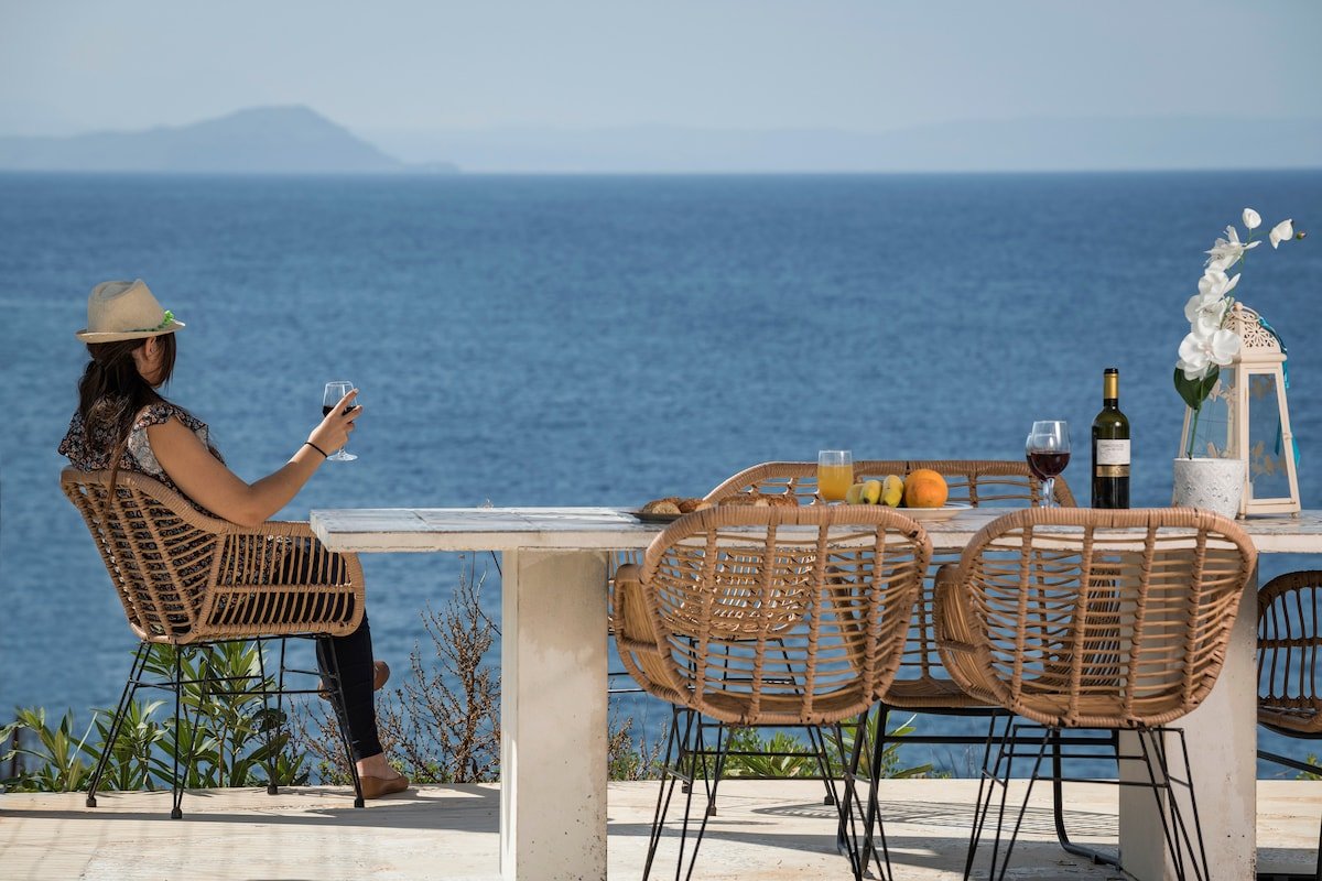 Seafront Villa Shore, Sea & Sun Villas gallery image 4