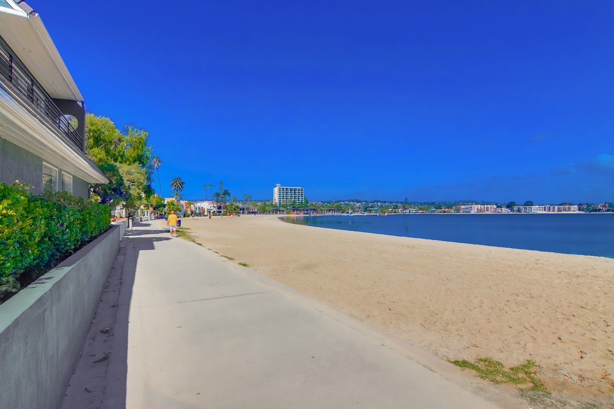 Beautiful Beach Home, Ocean & Bay, AC gallery image 2