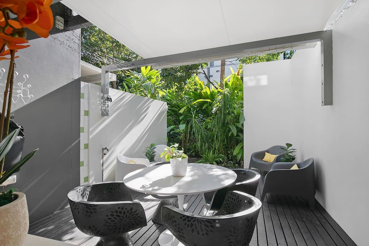 The Sun Catcher: A Trendy South Brisbane Terrace gallery image 4